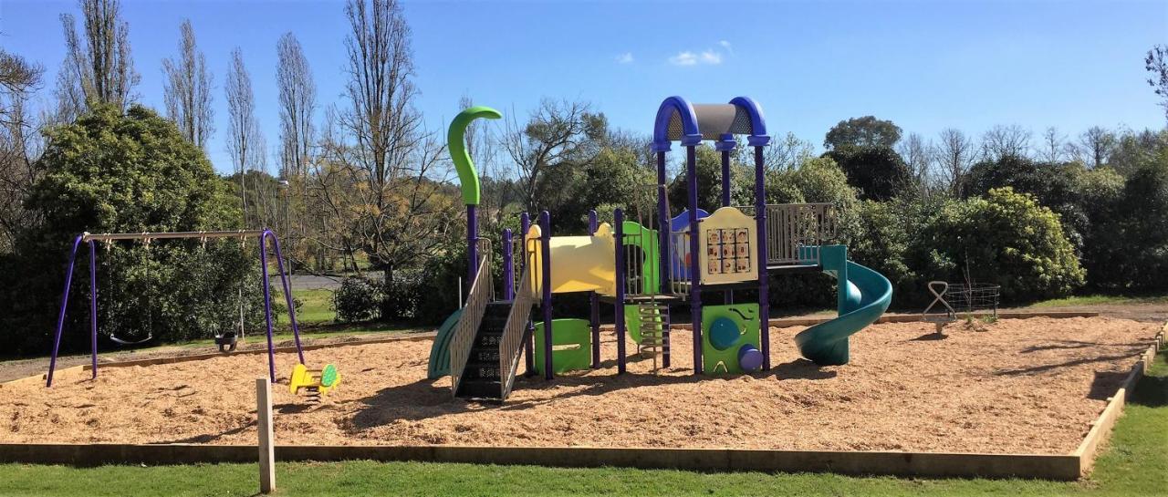 BIG4 Wangaratta North Cedars Holiday Park Bagian luar foto